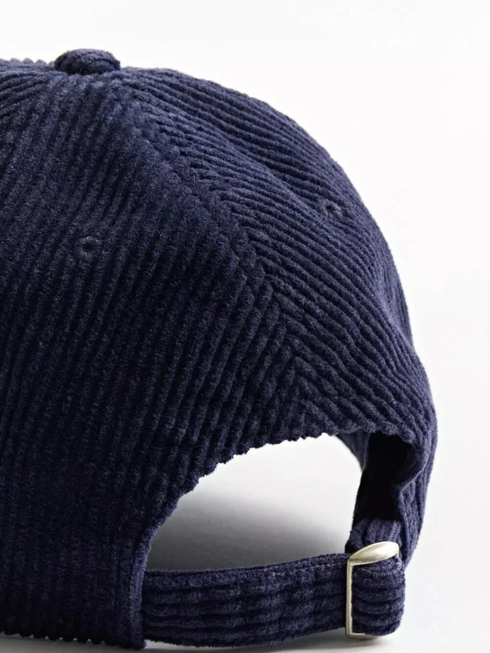 URBAN OUTFITTERS MODELO CORDUROY HAT